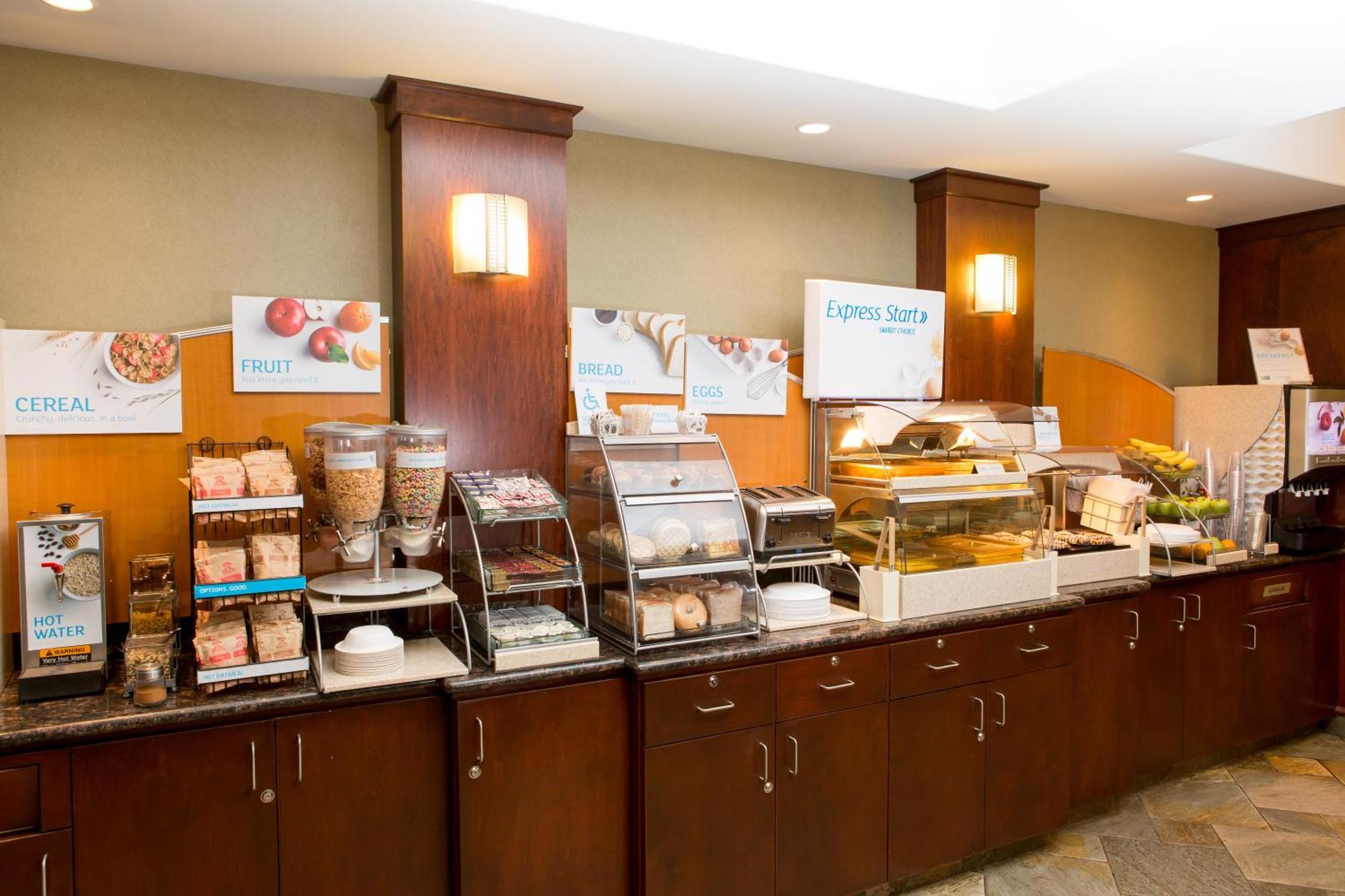 Holiday Inn Express & Suites Drayton Valley By Ihg Exterior foto